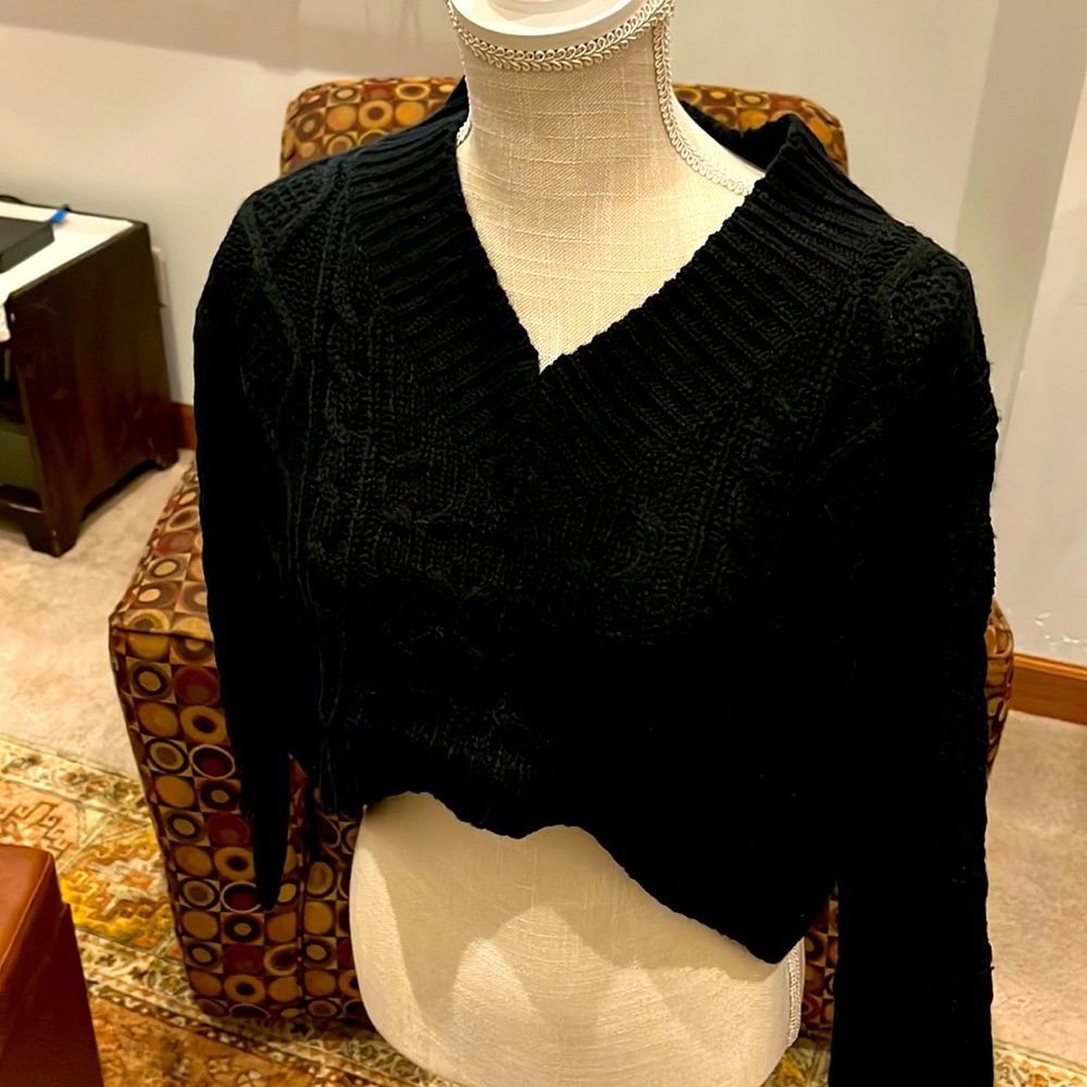 Super cute black sweater